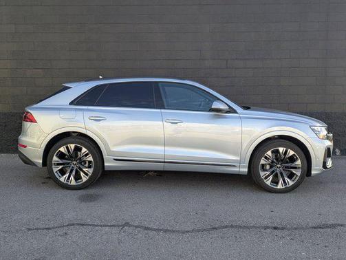 2025 Audi Q8 55 Premium