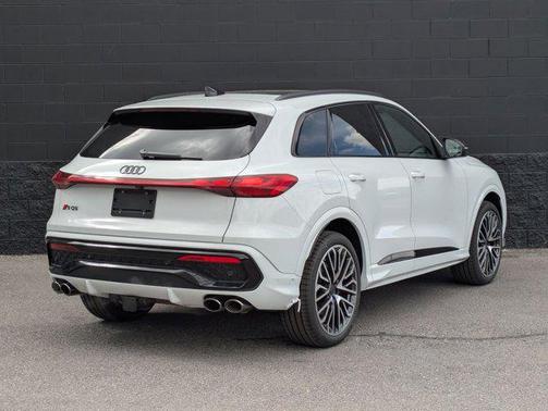 Glacier White Metallic 2026 Audi SQ5 3.0T Prestige
