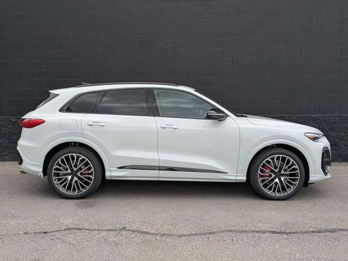 Glacier White Metallic 2026 Audi SQ5 3.0T Prestige