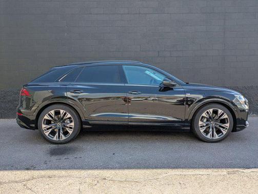 2025 Audi Q8 55 Premium Plus