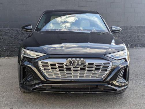 2024 Audi Q8 e-tron Premium Plus