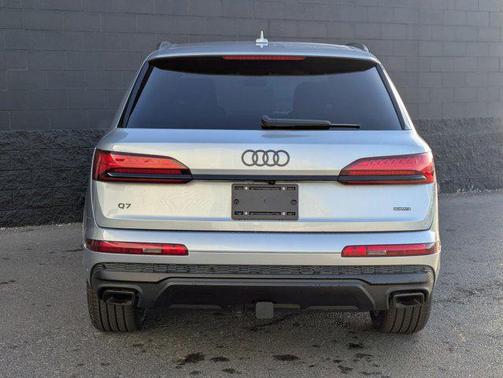 2026 Audi Q7 45 Premium Plus