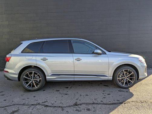 2026 Audi Q7 45 Premium Plus