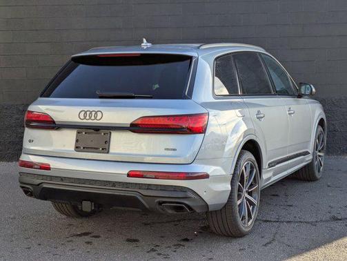 2026 Audi Q7 45 Premium Plus