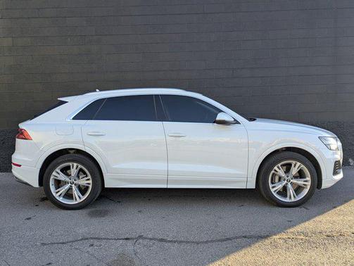 2023 Audi Q8 55 Premium