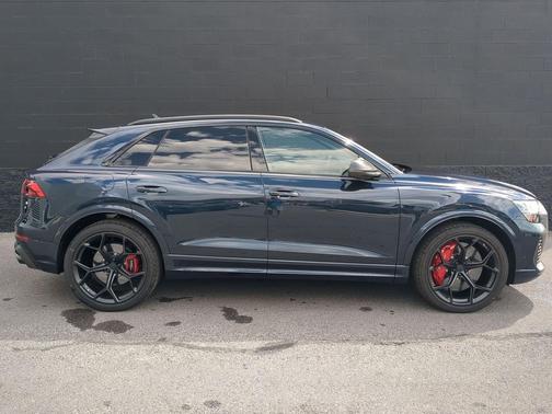 waitomo blue metallic 2026 Audi RS Q8 4.0T