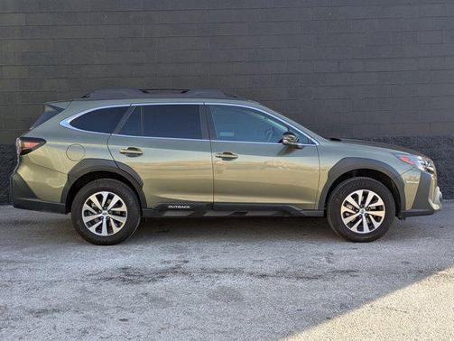 2025 Subaru Outback Premium