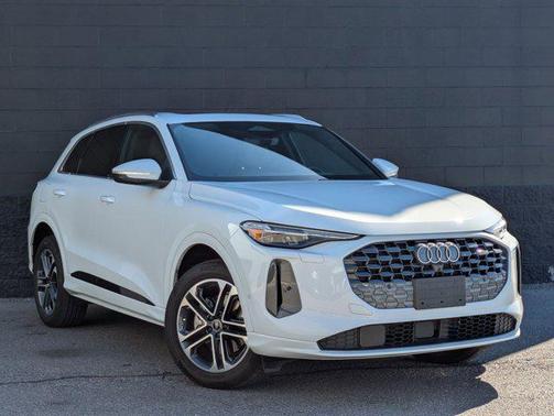 2025 Audi Q5 Premium Plus TFSI quattro S tronic