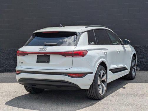 2025 Audi Q6 e-tron Premium Plus quattro