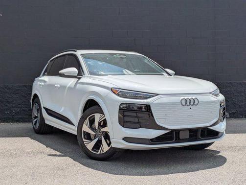 2025 Audi Q6 e-tron Premium Plus quattro