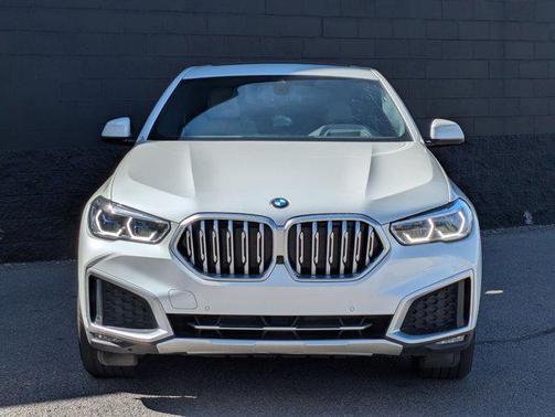 Mineral White Metallic 2021 BMW X6 xDrive40i