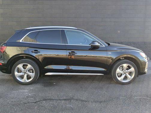 2023 Audi Q5 45 S line Premium Plus