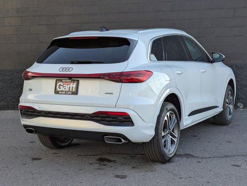 2025 Audi Q5 Premium TFSI quattro S tronic