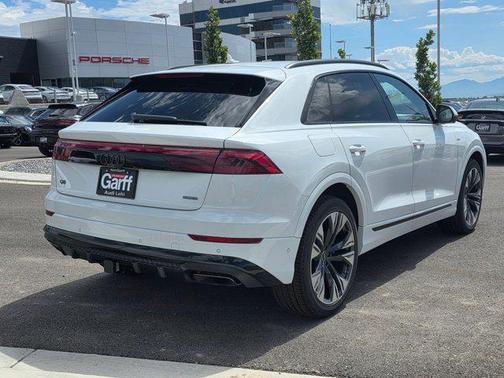 2025 Audi Q8 55 Premium Plus
