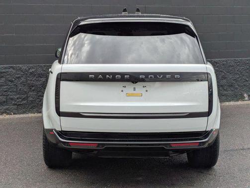 2023 Land Rover Range Rover P530 SE