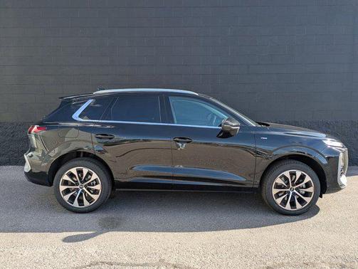 Mythos Black Metallic 2026 Audi Q3 S line