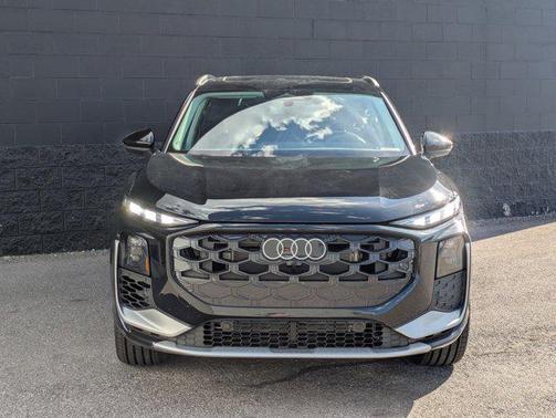 Mythos Black Metallic 2026 Audi Q3 S line