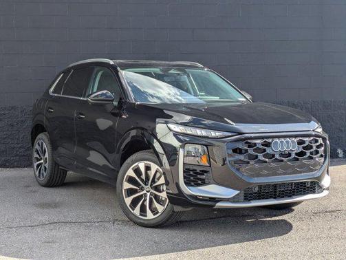 Mythos Black Metallic 2026 Audi Q3 S line