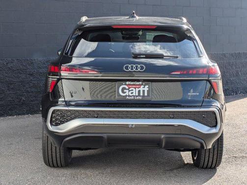 Mythos Black Metallic 2026 Audi Q3 S line