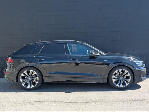 Mythos Black Metallic 2026 Audi Q8 55 Prestige