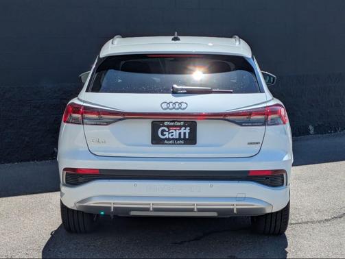 Glacier White Metallic 2023 Audi Q4 e-tron Prestige 50 quattro