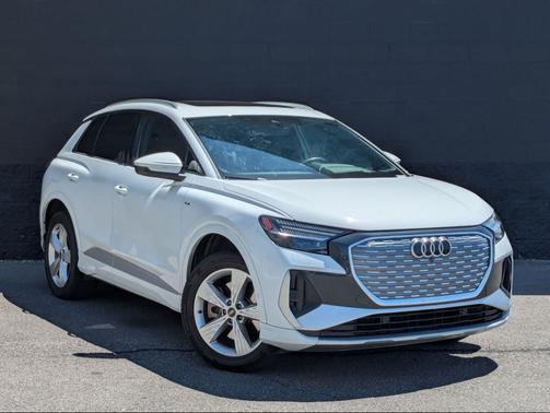 Glacier White Metallic 2023 Audi Q4 e-tron Prestige 50 quattro