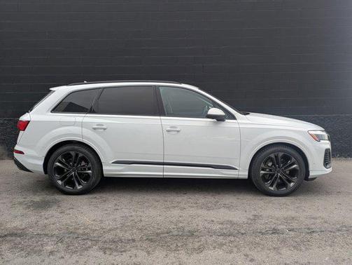 2026 Audi Q7 55 Premium Plus