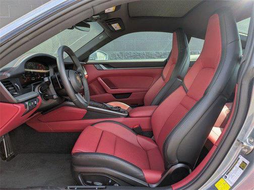 2025 Porsche 911 Carrera