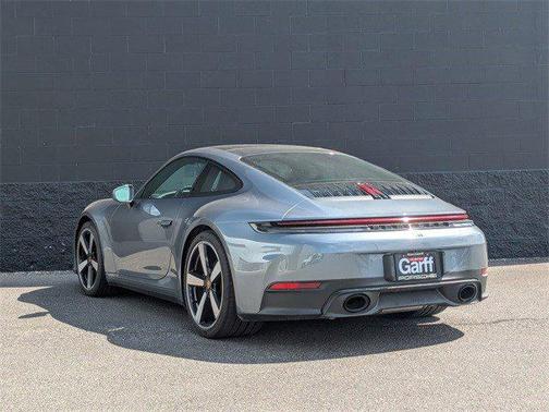 2025 Porsche 911 Carrera