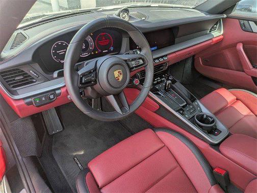 2025 Porsche 911 Carrera