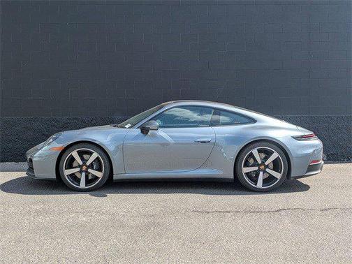 2025 Porsche 911 Carrera