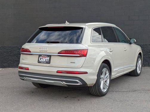 2023 Audi Q7 55 Premium