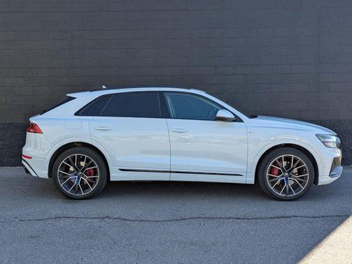 Glacier White Metallic 2023 Audi Q8 55 Prestige