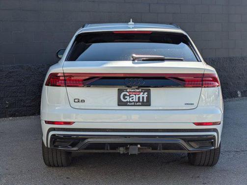 Glacier White Metallic 2023 Audi Q8 55 Prestige