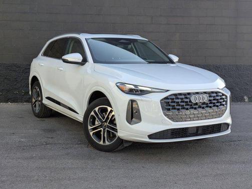 2025 Audi Q5 Premium TFSI quattro S tronic