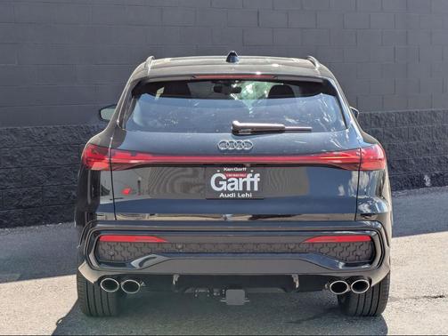 Mythos Black Metallic 2026 Audi SQ5 3.0T Prestige