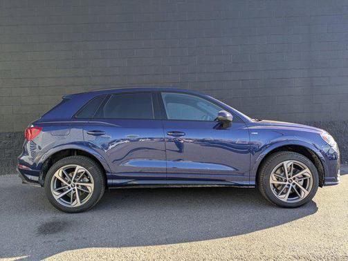 2025 Audi Q3 Premium 45 TFSI S line quattro Tiptronic