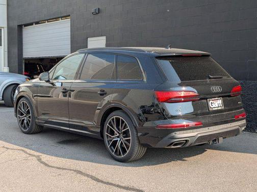 2025 Audi Q7 55 Prestige