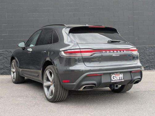 2024 Porsche Macan Base