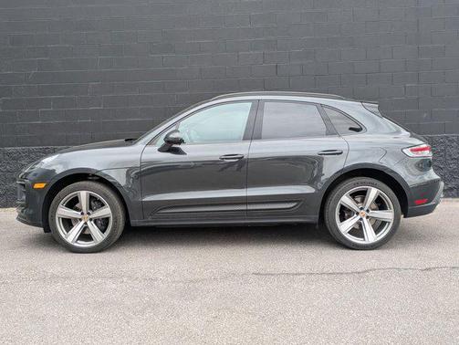 2024 Porsche Macan Base
