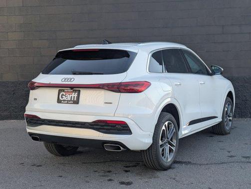 2025 Audi Q5 Premium TFSI quattro S tronic