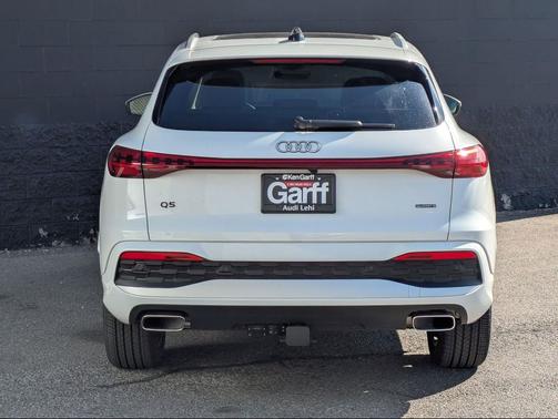 Glacier White Metallic 2025 Audi Q5 Premium Plus TFSI quattro S tronic