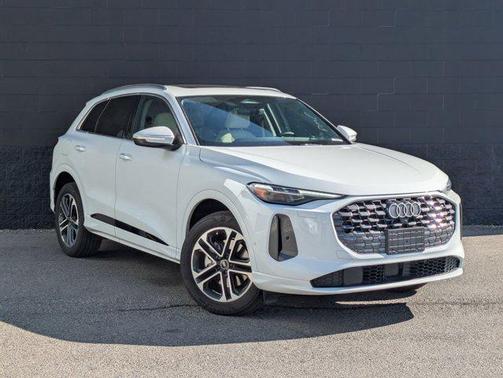 Glacier White 2025 Audi Q5 Premium Plus TFSI quattro S tronic