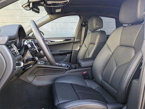 2025 Porsche Macan T