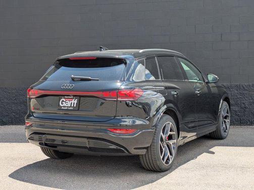 2025 Audi SQ6 e-tron Prestige quattro