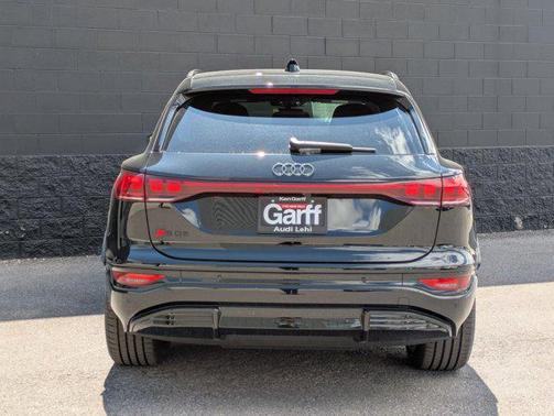 2025 Audi SQ6 e-tron Prestige quattro