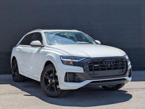 Glacier White Metallic 2022 Audi Q8 55 Premium