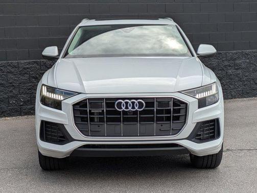 Glacier White Metallic 2023 Audi Q8 55 Premium Plus