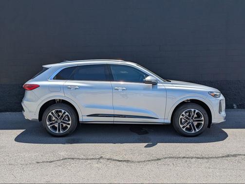 Florett Silver Metallic 2026 Audi Q5 Premium TFSI quattro S tronic