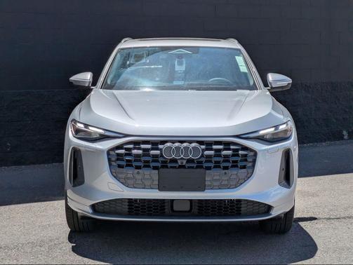 Florett Silver Metallic 2026 Audi Q5 Premium TFSI quattro S tronic